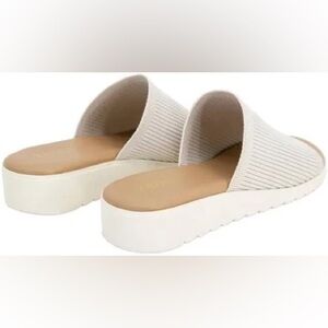 NEW IN BOX Kensie Ellie  Women's Knit Sandal SZ 11